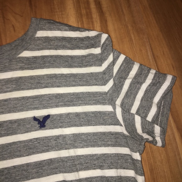 😜Women’s American Eagle Striped t-shirt😜 - Picture 3 of 7